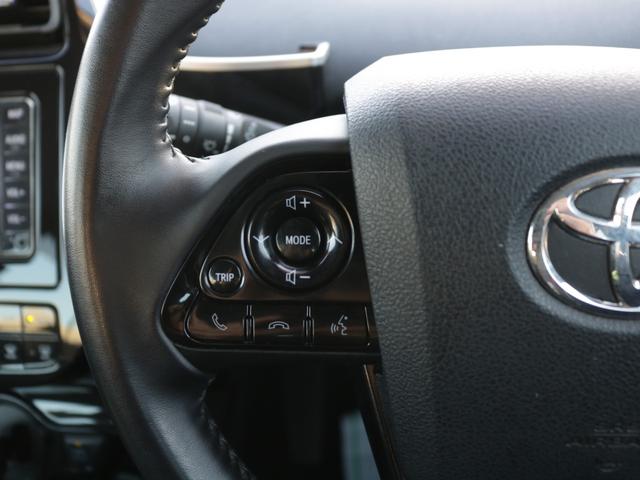 プリウス Ｓ　後期型・トヨタセーフティセンス・Ｂｌｕｅｔｏｏｔｈ接続・黒革調シートカバー・スマートキー・ツーリング用１７インチアルミ・バックカメラ・追従クルコン・ドラレコ・コーナーセンサー・ＬＥＤヘッドライト（12枚目）