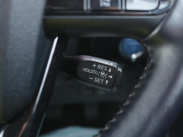 プリウス Ｓ　後期型・トヨタセーフティセンス・Ｂｌｕｅｔｏｏｔｈ接続・黒革調シートカバー・スマートキー・ツーリング用１７インチアルミ・バックカメラ・追従クルコン・ドラレコ・コーナーセンサー・ＬＥＤヘッドライト（14枚目）