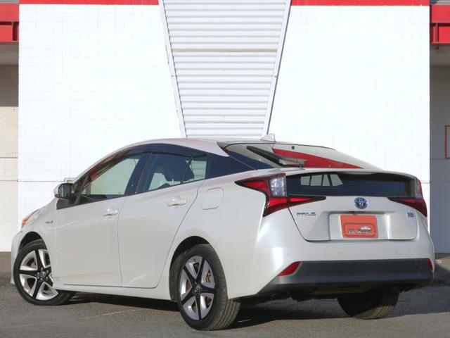 プリウス Ｓ　後期型・トヨタセーフティセンス・Ｂｌｕｅｔｏｏｔｈ接続・黒革調シートカバー・スマートキー・ツーリング用１７インチアルミ・バックカメラ・追従クルコン・ドラレコ・コーナーセンサー・ＬＥＤヘッドライト（31枚目）