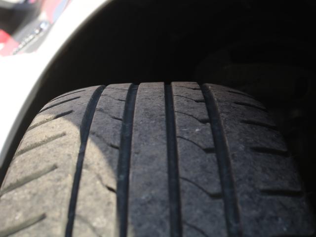 プリウス Ｓ　後期型・トヨタセーフティセンス・Ｂｌｕｅｔｏｏｔｈ接続・黒革調シートカバー・スマートキー・ツーリング用１７インチアルミ・バックカメラ・追従クルコン・ドラレコ・コーナーセンサー・ＬＥＤヘッドライト（50枚目）