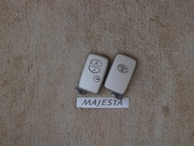 クラウンマジェスタ Ｇタイプ　プレミアム電動本革シート・Ｂｌｕｅｔｏｏｔｈ接続・プリクラッシュセーフティ・プレミアムサウンド２０スピーカー・全席シートヒーター・前席エアシート・電動トランク・スマートキー・追従クルコン・ＥＴＣ（26枚目）