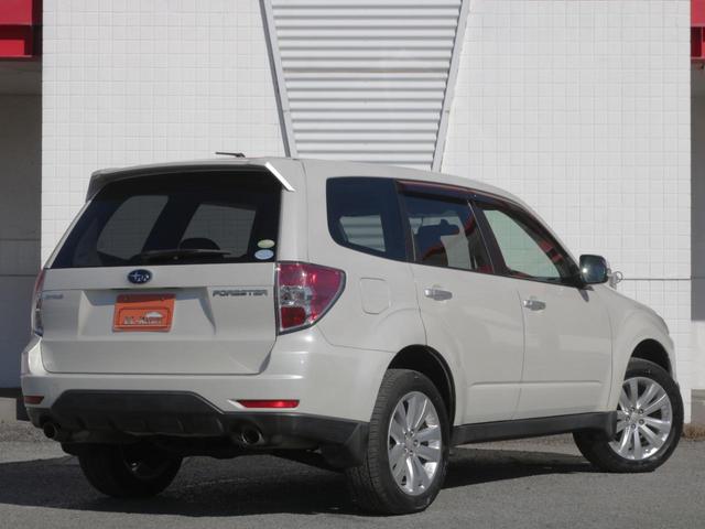 フォレスター 2.0XS 後期C型・5速MT・パワーシート・シートヒーター・クルーズコントロール・キーレス・オートA/C・ETC・HIDヘッドライト・純正17インチアルミ・ドアバイザー・ウィンカーミラー(28枚目)