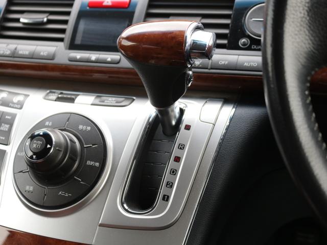 エリシオンプレステージ SG 両側電動スライドドア・ハーフレザーシート・バックカメラ・クルーズコントロール・キーレス・オートA/C・ETC・木目調パネル・HIDヘッドライト・ドアバイザー・純正17インチアルミ・ウィンカーミラー(42枚目)