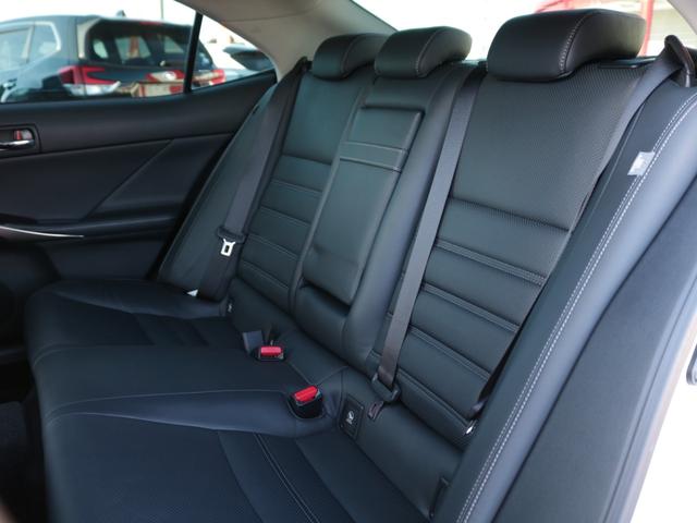 ＩＳ ＩＳ２５０　バージョンＬ　モデリスタエアロ／マフラー／１８インチアルミ・電動黒革シート・サンルーフ・Ｂｌｕｅｔｏｏｔｈ接続・バックカメラ・シートヒーター＆エアシート・ハンドルヒーター・ドラレコ・追従クルコン・スマートキー（12枚目）