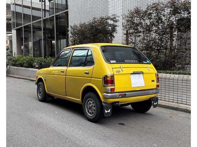 ライフ superDELUXE 1973年/4MT/社外オーディオ/KENWOODスピーカー/純正AW/純正マッドガード(4枚目)