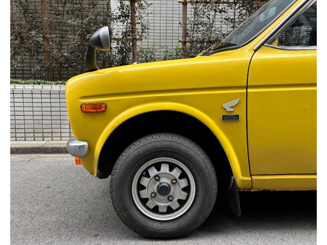 ライフ superDELUXE 1973年/4MT/社外オーディオ/KENWOODスピーカー/純正AW/純正マッドガード(10枚目)