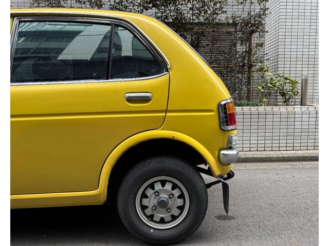 ライフ superDELUXE 1973年/4MT/社外オーディオ/KENWOODスピーカー/純正AW/純正マッドガード(11枚目)