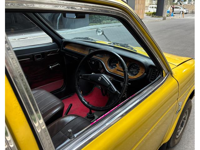 ライフ superDELUXE 1973年/4MT/社外オーディオ/KENWOODスピーカー/純正AW/純正マッドガード(12枚目)