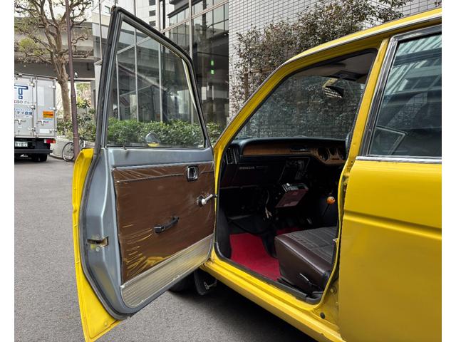 ライフ superDELUXE 1973年/4MT/社外オーディオ/KENWOODスピーカー/純正AW/純正マッドガード(13枚目)