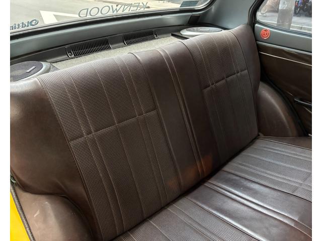 ライフ superDELUXE 1973年/4MT/社外オーディオ/KENWOODスピーカー/純正AW/純正マッドガード(17枚目)