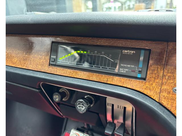 ライフ superDELUXE 1973年/4MT/社外オーディオ/KENWOODスピーカー/純正AW/純正マッドガード(19枚目)