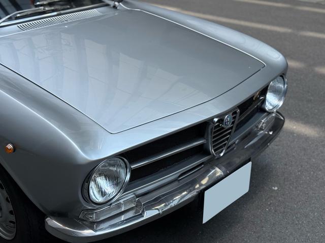 ジュリア 1972モデル/GT1300Jr/フラットノーズ/5MT/左ハンドル/ウェーバーツインキャブ/弊社並行輸入車両(9枚目)