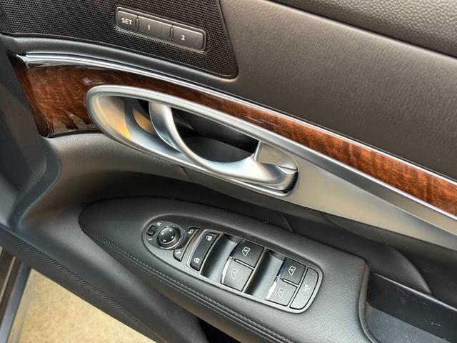 フーガハイブリッド ベースグレード 法人ワンオーナー レーダークルーズ 純正HDDナビ 助手席オットマン バック、サイドカメラ インテリキー スペアキー ETC Bluetoothオーディオ 純正18インチアルミ フルセグTV(23枚目)