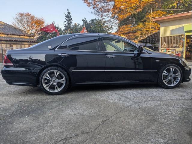 クラウン アスリート 60thスペシャルエディション 全席パワーウインドウ 電動格納ミラー スマートキー HID ETC 純正HDDナビ バックカメラ オートクルーズ ダウンサス 社外18AW(5枚目)