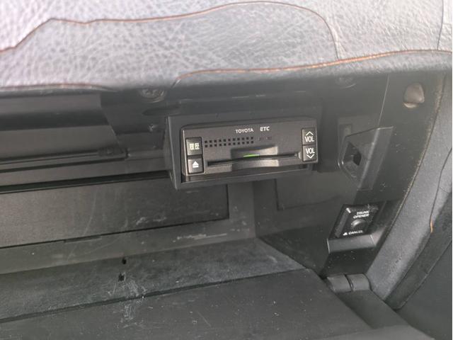 クラウン アスリート 60thスペシャルエディション 全席パワーウインドウ 電動格納ミラー スマートキー HID ETC 純正HDDナビ バックカメラ オートクルーズ ダウンサス 社外18AW(45枚目)