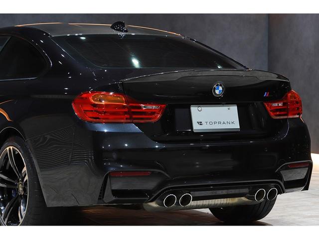M4クーペ 6速MT 左ハンドル シルバーストーンレザー OP19インチAW カーボンインテリアトリム カーボントランクスポイラー 整備記録有り(25枚目)