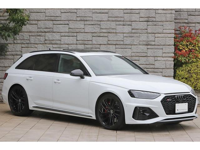 アウディ ＲＳ４アバント