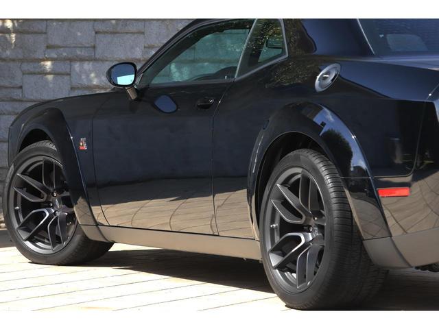 ダッジ・チャレンジャー Ｒ／Ｔ　スキャットパック　ワイドボディ　３９２ＨＥＭＩ自然吸気エンジン　アップルカープレイ　ＡＬＰＩＮＥオーディオ　新車並行　ワンオーナー（36枚目）