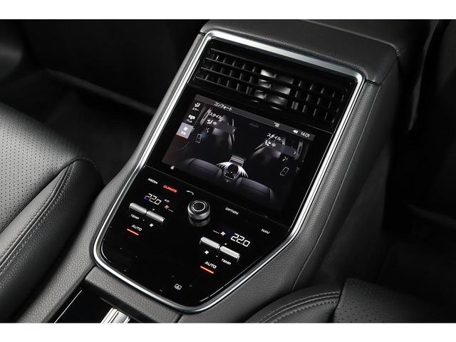 パナメーラ ベースグレード　スポーツクロノＰＫＧ　黒革　純正１９インチＡＷ　４ゾーンエアコン　サラウンドビューカメラ　ＴＶチューナー　ＢＯＳＥサラウンド　２０１８年モデル（52枚目）