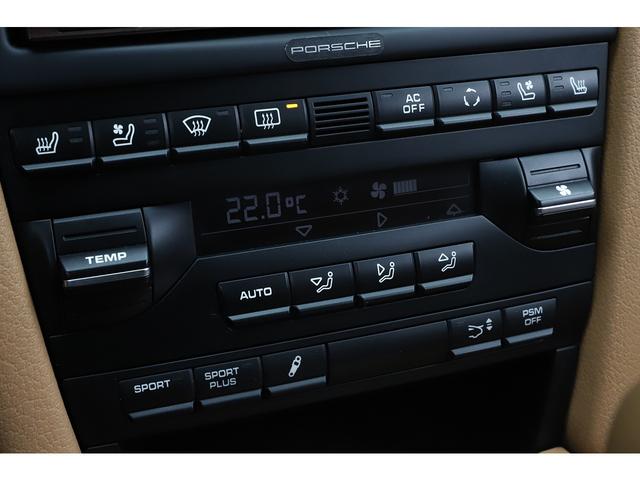 ９１１ ９１１カレラ　ＰＤＫ　スポーツクロノＰＫＧ　後期　ベージュインテリア　ＰＡＳＭ　ダイナミックコーナリングライト　ｉＰＥマフラー　ＢＯＳＥサウンド　２０１１年モデル（11枚目）