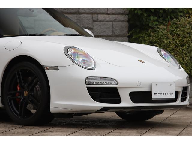 ９１１ ９１１カレラ　ＰＤＫ　スポーツクロノＰＫＧ　後期　ベージュインテリア　ＰＡＳＭ　ダイナミックコーナリングライト　ｉＰＥマフラー　ＢＯＳＥサウンド　２０１１年モデル（25枚目）