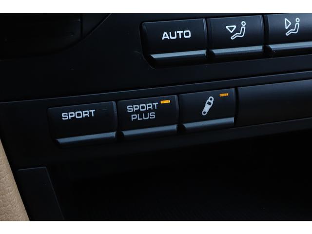 ９１１ ９１１カレラ　ＰＤＫ　スポーツクロノＰＫＧ　後期　ベージュインテリア　ＰＡＳＭ　ダイナミックコーナリングライト　ｉＰＥマフラー　ＢＯＳＥサウンド　２０１１年モデル（47枚目）