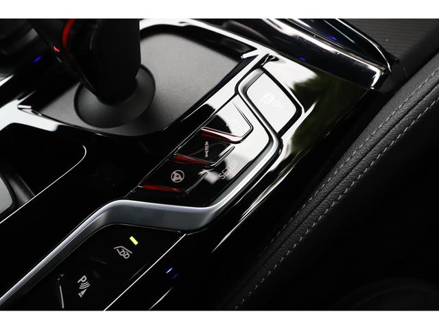 M5 M5 コンフォートPKG 3Dデザインカーボンエアロ カーボンルーフ 純正20インチAW ダークカーボンアルミインテリアトリム harman/kardon(61枚目)
