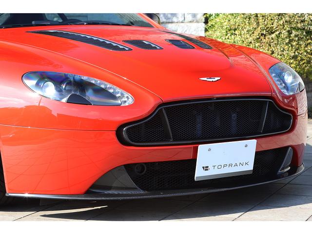 V12ヴァンテージ S スポーツシフトIII エクステリアカーボンパック Qスペシャルペイント カーボンバケットシート ディーラー車 左ハンドル(27枚目)