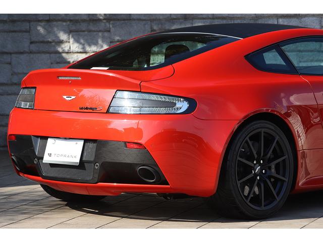 V12ヴァンテージ S スポーツシフトIII エクステリアカーボンパック Qスペシャルペイント カーボンバケットシート ディーラー車 左ハンドル(32枚目)