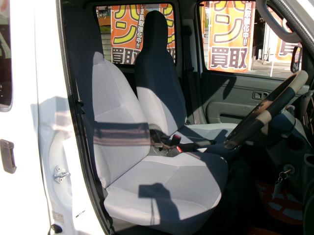 ハイゼットカーゴ ＤＸ　４ＷＤ　キーレス　パワステ　パワーウィンドウ　ライトレベライザー　ラジオ　オーバーヘッドシェルフ（21枚目）