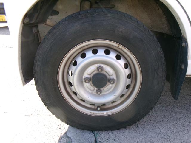 ハイゼットカーゴ ＤＸ　４ＷＤ　キーレス　パワステ　パワーウィンドウ　ライトレベライザー　ラジオ　オーバーヘッドシェルフ（47枚目）