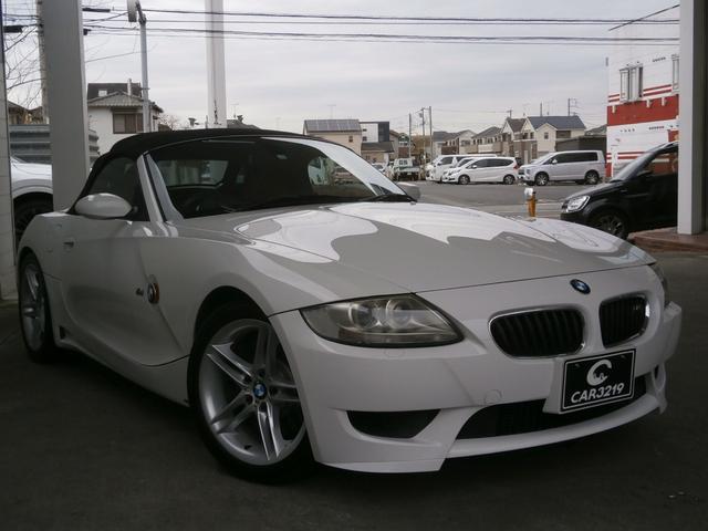 Ｚ４ Ｍロードスター　当社買取　純正６速　赤革シート　パワーシート　シートヒーター　純正ナビ　キーレス　電動オープン　ＥＴＣ　オートエアコン　エアクリ　リアデュフェーザー　クルコン　純正１８ＡＷ（4枚目）