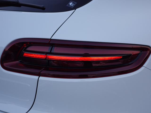 マカン マカンＧＴＳ　サンルーフ　スポエグ　ＰＤＬＳ　ＡＣＣ　ＥＴＣ　ＢＴ接続　黒革　純正２０ＡＷ　レーンキープアシスト　前後ドラレコ　パワートランク　コーナーセンサー　フォグランプ　パドルシフト　スポーツモード（60枚目）