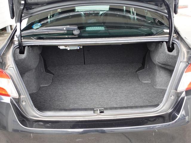 トランクスペースも十分な広さがあります。
