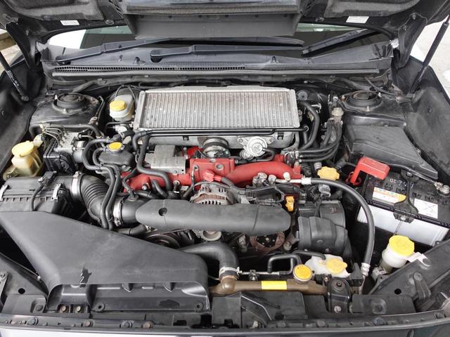 エンジンルームの様子。