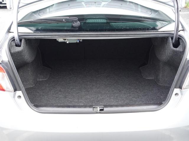 トランクスペースも十分な広さがあります。