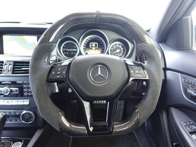 Cクラス C63 AMGクーペ AMGパフォーマンスパッケージ 487ps AMGカーボンエクステリアパッケージ AMGスポーツサスペンション サンルーフ AMGレッドブレーキキャリパー 黒革 バックカメラ ダイヤモンドホワイト(17枚目)