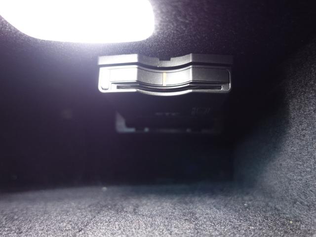 Cクラス C63 AMGクーペ AMGパフォーマンスパッケージ 487ps AMGカーボンエクステリアパッケージ AMGスポーツサスペンション サンルーフ AMGレッドブレーキキャリパー 黒革 バックカメラ ダイヤモンドホワイト(26枚目)