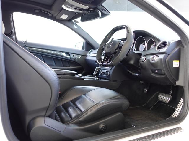 Cクラス C63 AMGクーペ AMGパフォーマンスパッケージ 487ps AMGカーボンエクステリアパッケージ AMGスポーツサスペンション サンルーフ AMGレッドブレーキキャリパー 黒革 バックカメラ ダイヤモンドホワイト(37枚目)