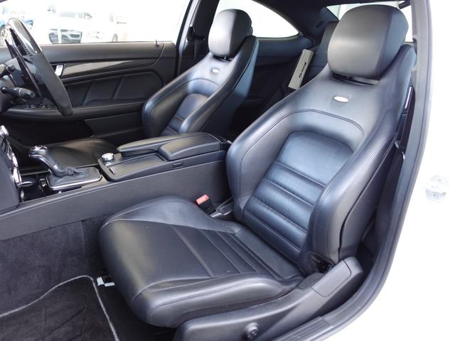 Cクラス C63 AMGクーペ AMGパフォーマンスパッケージ 487ps AMGカーボンエクステリアパッケージ AMGスポーツサスペンション サンルーフ AMGレッドブレーキキャリパー 黒革 バックカメラ ダイヤモンドホワイト(39枚目)