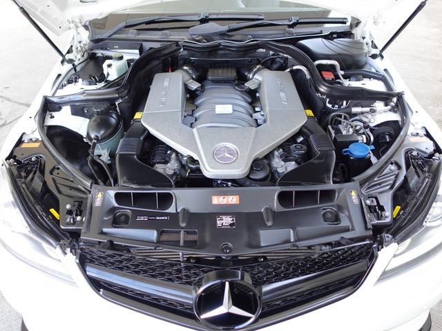 Cクラス C63 AMGクーペ AMGパフォーマンスパッケージ 487ps AMGカーボンエクステリアパッケージ AMGスポーツサスペンション サンルーフ AMGレッドブレーキキャリパー 黒革 バックカメラ ダイヤモンドホワイト(45枚目)