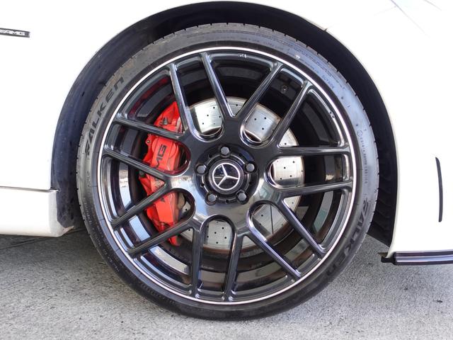 Cクラス C63 AMGクーペ AMGパフォーマンスパッケージ 487ps AMGカーボンエクステリアパッケージ AMGスポーツサスペンション サンルーフ AMGレッドブレーキキャリパー 黒革 バックカメラ ダイヤモンドホワイト(46枚目)