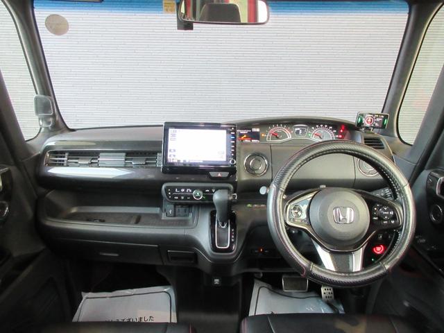 N-BOXカスタム G・EXターボホンダセンシング ※立体駐車場操作誤りによるルーフ交換 ワンオーナー Bluetooth接続 純正ナビゲーション バックカメラ CD/DVD(6枚目)