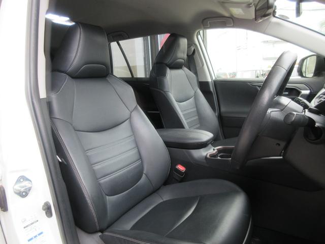 ＲＡＶ４ Ｇ　エンジンスターター　革シート　ハンドルヒーター　障害物センサー　衝突被害軽減ブレーキ　ドライブレコーダー前後　ＥＴＣ　Ｂｌｕｅｔｏｏｔｈ接続　ＣＤ／ＤＶＤ　ＬＥＤヘッドランプ　純正アルミホイール（4枚目）