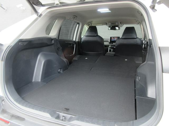 ＲＡＶ４ Ｇ　エンジンスターター　革シート　ハンドルヒーター　障害物センサー　衝突被害軽減ブレーキ　ドライブレコーダー前後　ＥＴＣ　Ｂｌｕｅｔｏｏｔｈ接続　ＣＤ／ＤＶＤ　ＬＥＤヘッドランプ　純正アルミホイール（17枚目）