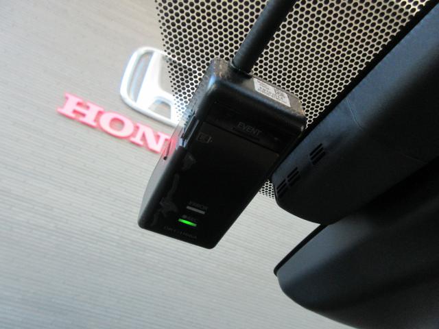 プリウス Sセーフティプラス 衝突被害軽減ブレーキ 横滑り防止機構 障害物センサー パーキングアシスト レーンキープアシスト Bluetooth接続 フルセグTV CD/DVD ドライブレコーダー ETC(15枚目)