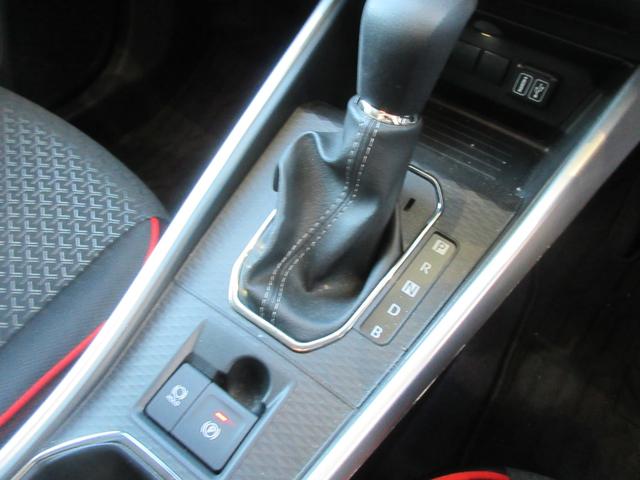 ロッキー Ｘ　ＨＥＶ　フルセグＴＶ　全周囲カメラ　Ｂｌｕｅｔｏｏｔｈ接続　ドライブレコーダー　クリアランスソナー　衝突軽減ブレーキ　横滑り防止機構　ＣＤ　ＤＶＤ（14枚目）