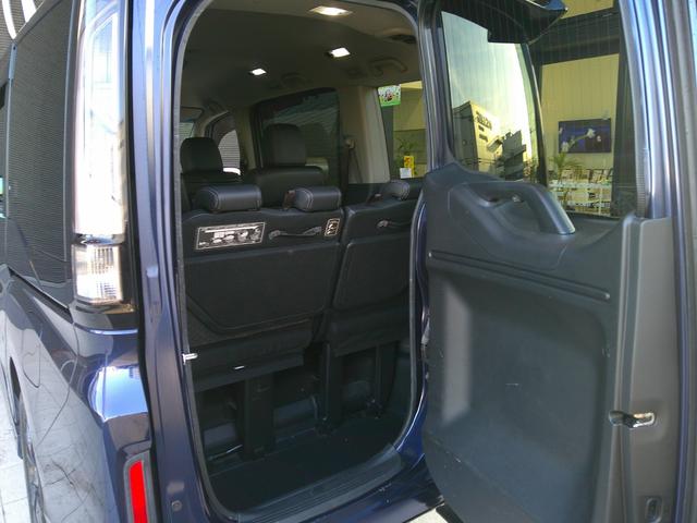 ステップワゴンスパーダ スパーダハイブリッド　Ｇ・ＥＸ　ホンダセンシング　全周囲カメラ　９インチナビ　ＣＤ／ＤＶＤ　フルセグＴＶ　Ｂｌｕｅｔｏｏｔｈ　ＥＴＣ　ＬＥＤヘッドライト　両側電動スライドドア（14枚目）