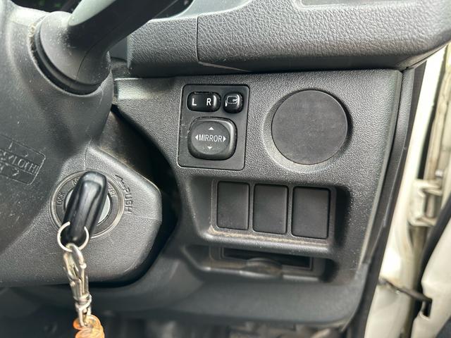 ハイエースバン ロングＤＸ　ＧＬパッケージ　カロッツェリアナビ　フルセグＴＶ　バックカメラ　ドラレコ　社外アルミ　ＥＴＣ　タイミングベルト２９２９７１ｋｍ時交換済（15枚目）