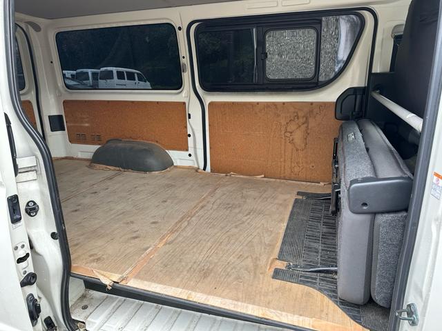 ハイエースバン ロングＤＸ　ＧＬパッケージ　カロッツェリアナビ　フルセグＴＶ　バックカメラ　ドラレコ　社外アルミ　ＥＴＣ　タイミングベルト２９２９７１ｋｍ時交換済（16枚目）